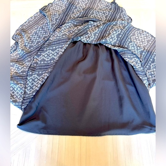 BCBGeneration Faux-wrap Ruffle Skirt Dress - Black- LIKE NEW!! -Size Small - Picture 14 of 16